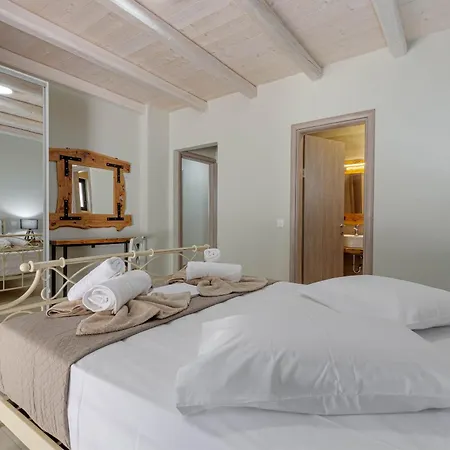 Themida - 3 Bedroom Villa Karousádes